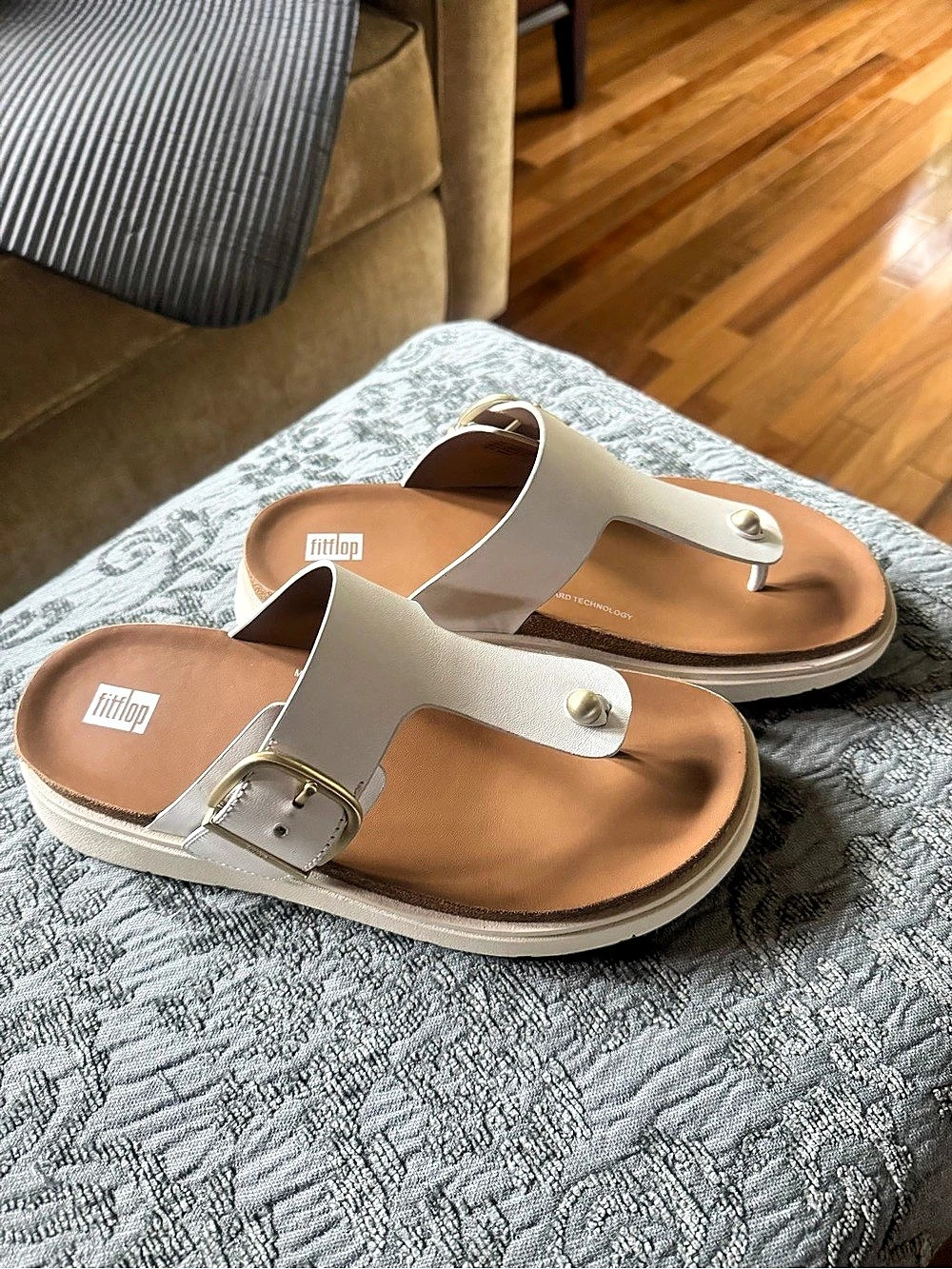 FitFlop Gen-FF Buckle Leather Toe-Post Sandals White US 9